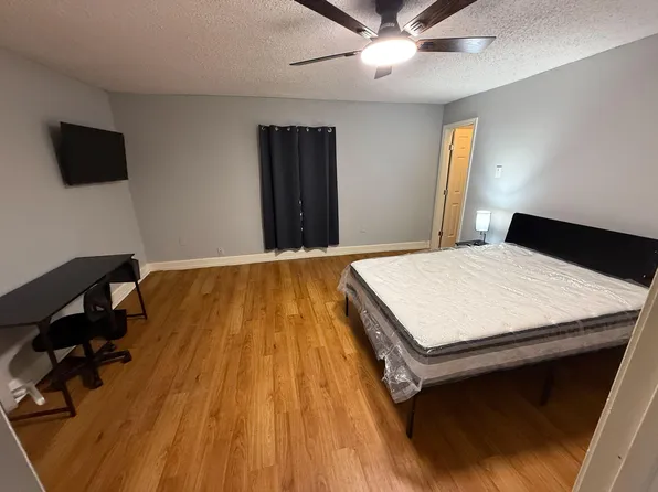 (undisclosed Address), Houston, TX 77045