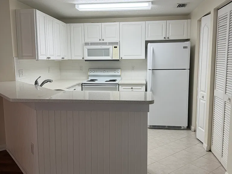 5080 Fairways Cir — Photo 18