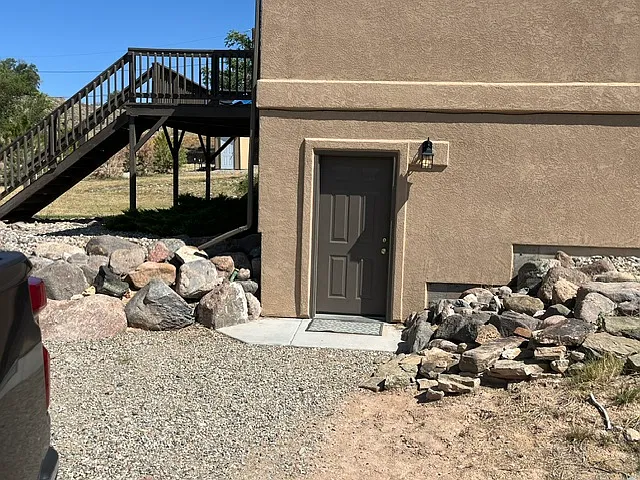 2227 Redlands Pkwy — Photo 2