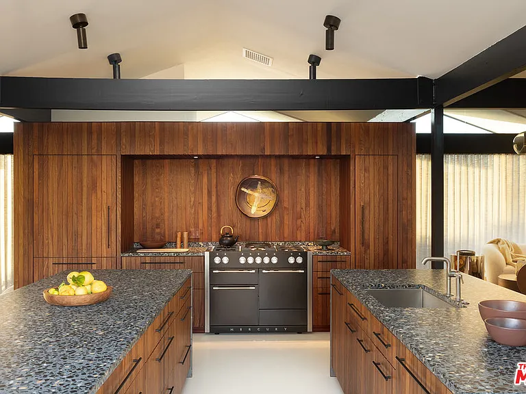 Roan Rd — Photo 10