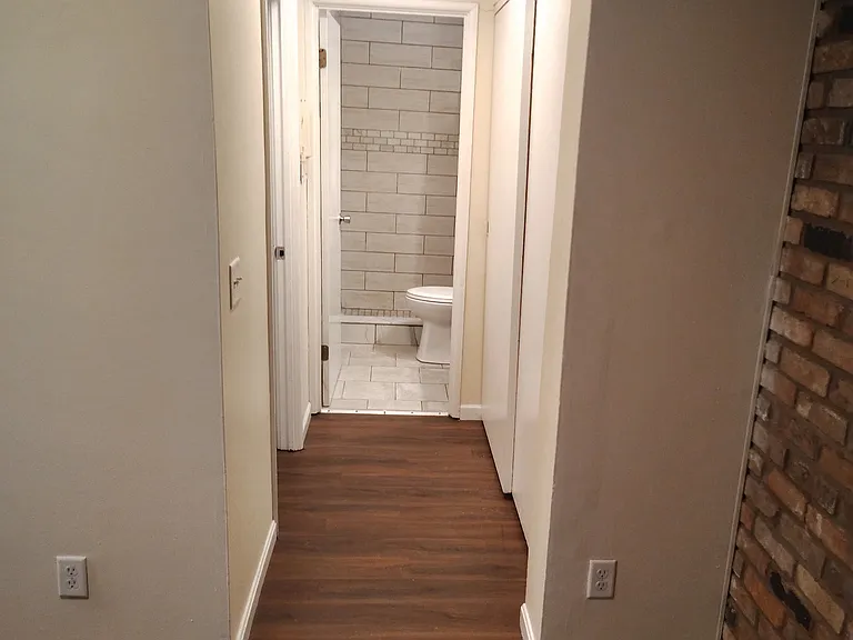 4326 Hamilton Ave #8 — Photo 10