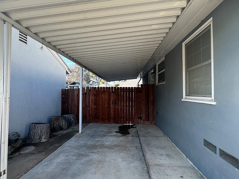 2328 Quincy Dr — Photo 10