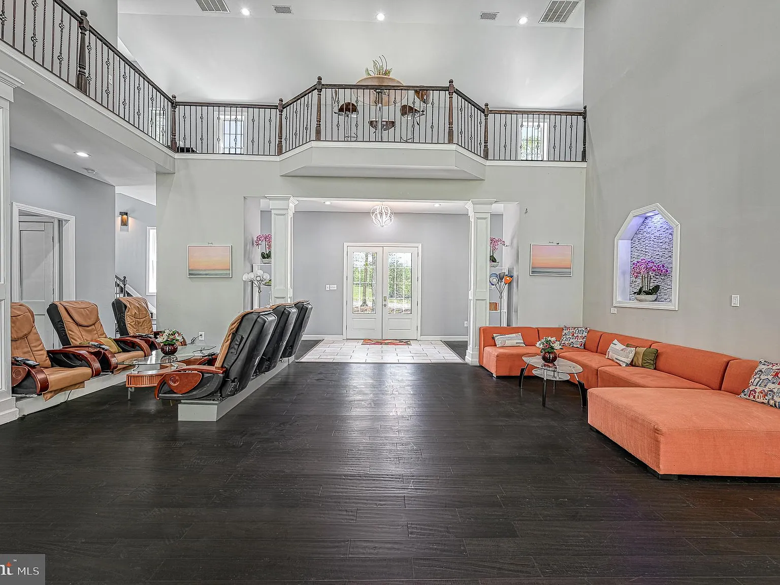 6 bed, 5.5 bath, 9000 sqft, $5,900 — Photo 4
