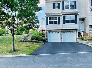 301 Pondview Loop, Wappingers Falls, NY 12590