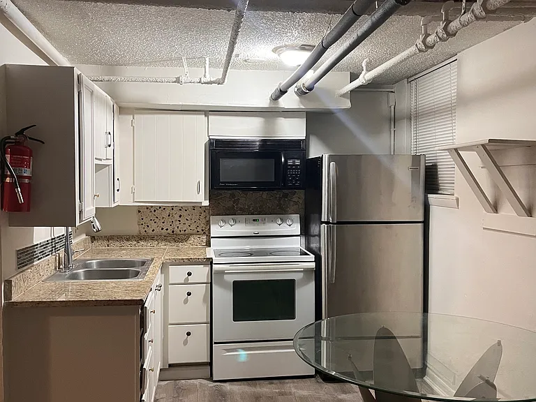 1868 W Mississippi Ave #C — Photo 10