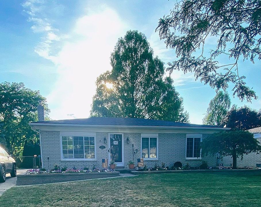 1st image of 43917 McLean Dr