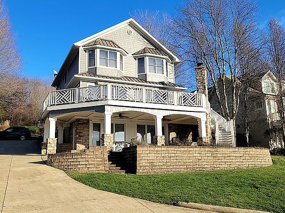 2nd image of 3889 Apple Valley Dr