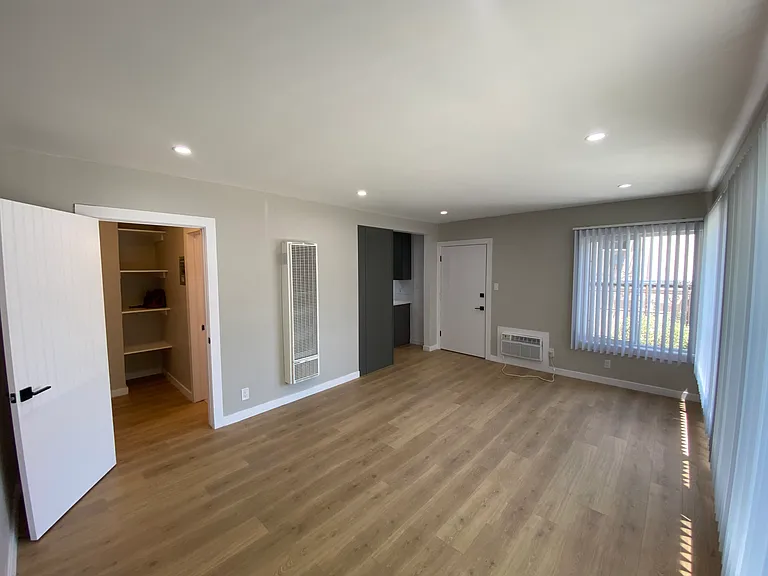 5447 Russell Ave #2 — Photo 7