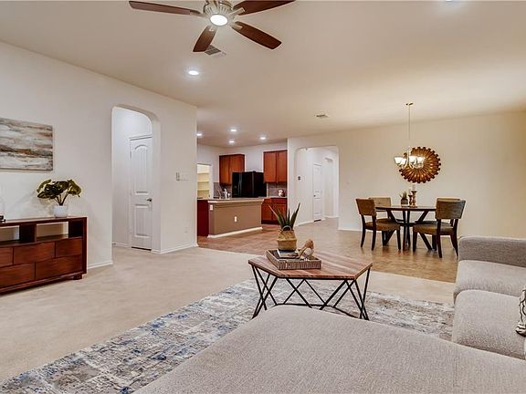 4th image of 1516 Uhland Dr
