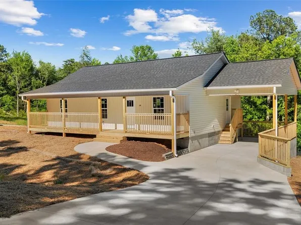 135 Azalea St SW, Calhoun, GA 30701