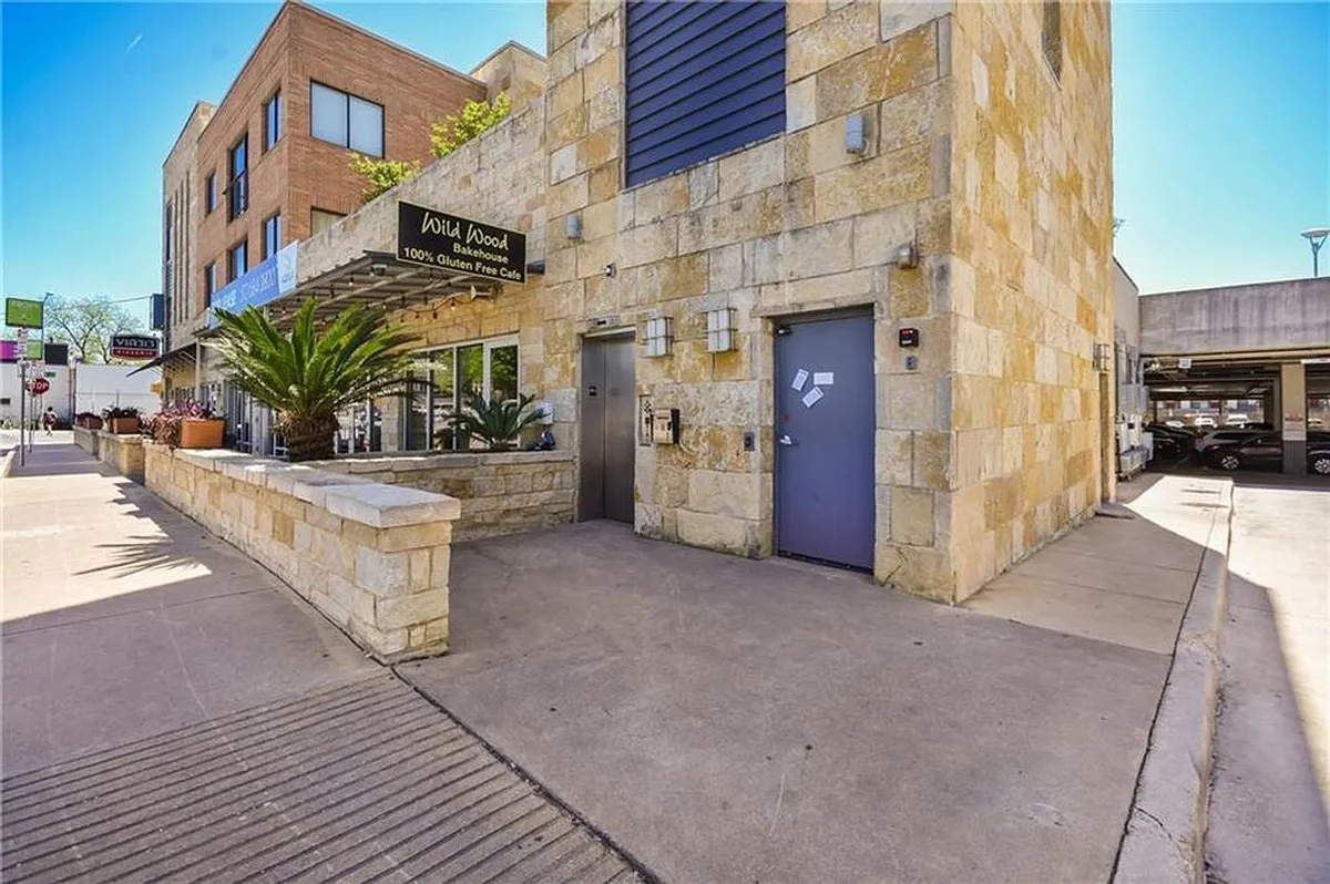 Building Photo - 3016 Guadalupe #308