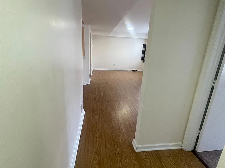 1503 Plymouth Rd — Photo 17