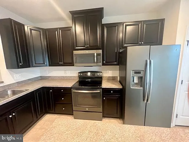 3 bed, 2.5 bath, 2172 sqft, $2,800 — Photo 4
