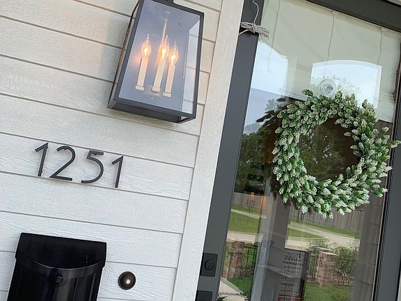 2nd image of 1251 Five Oaks Dr