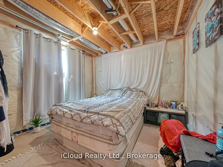 15 Curren Cres — Photo 32