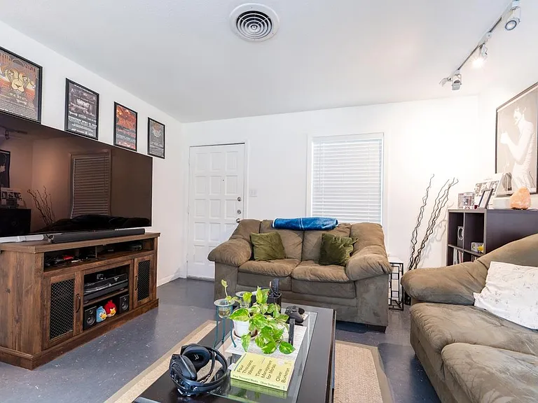 4407 Terrilance Dr — Photo 4