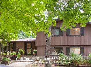 30 Wooden Bridge Dr, Yorkville, IL 60560