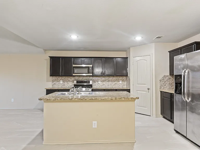 2414 Fall Aster Dr — Photo 3