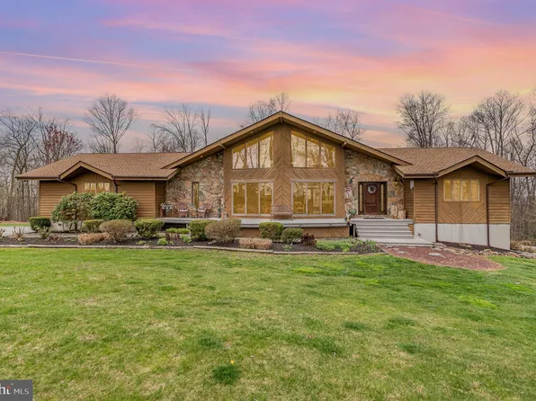 50 Shenk Rd, Felton, PA 17322