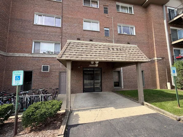 4500 Beau Monde Dr APT 204, Lisle, IL 60532