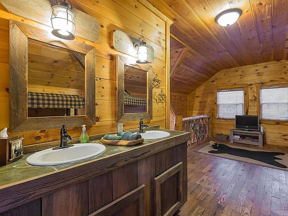 15th image of this home