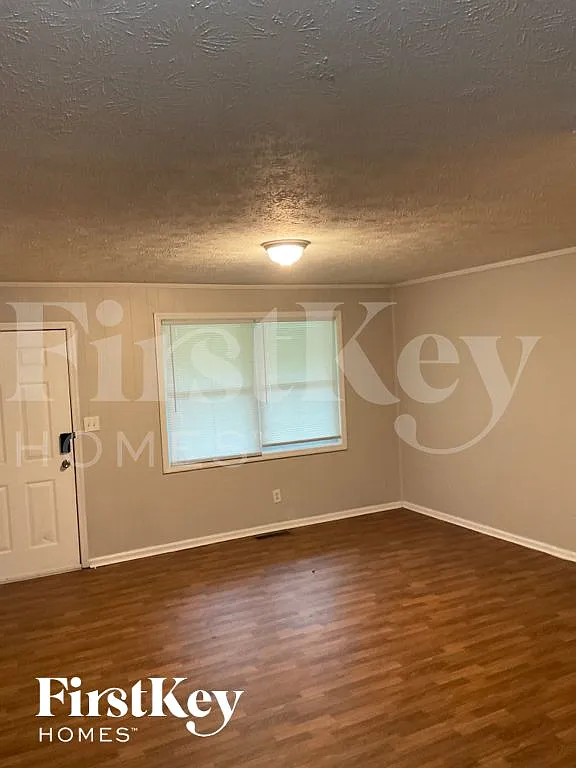 Building Photo - 4971 Oakdale Dr