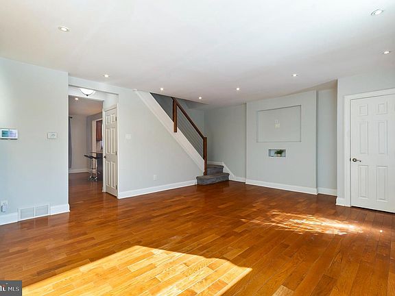 4th image of 3511 Newberry Rd