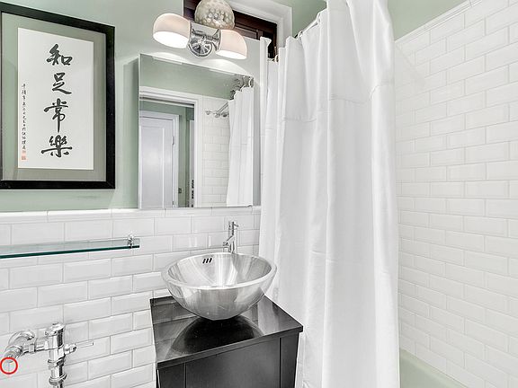 5th image of 41 Jane St APT 3D