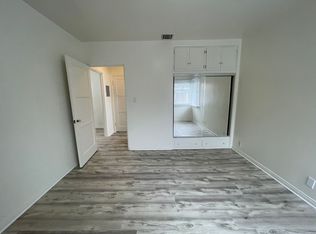 Bright & Spacious Unit in the Heart of Burbank Utilities Included!, Burbank, CA 91504