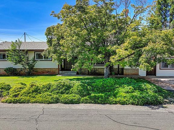 3rd image of 1333 Wesley Ln