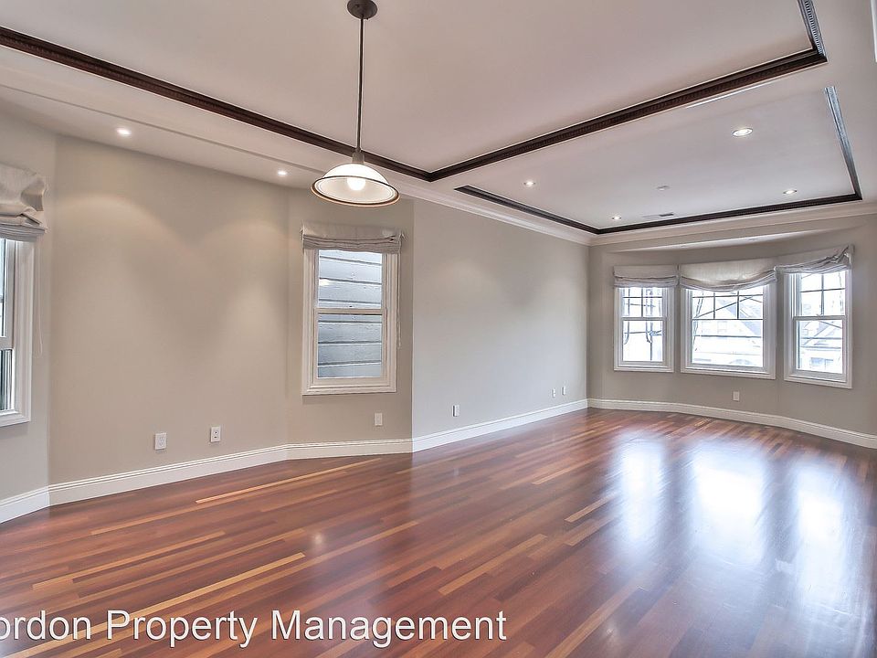 1st image of 444 Laurel St