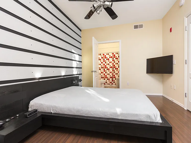 1701 E Colter St #203 — Photo 4