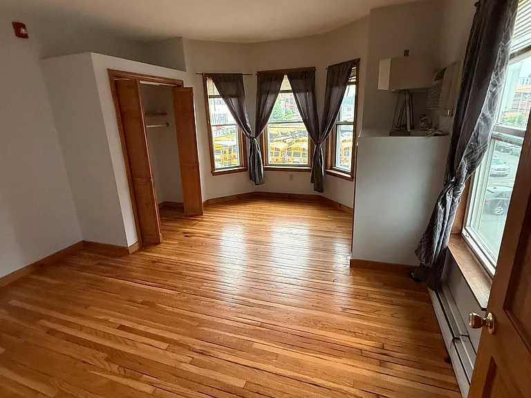 555 Essex St #3 — Photo 3