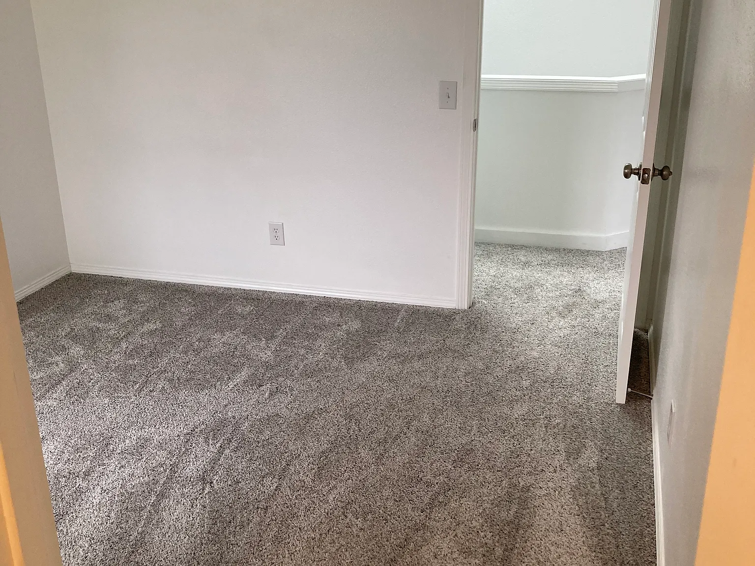 4 bed, 2.5 bath, 1775 sqft, $900 — Photo 3