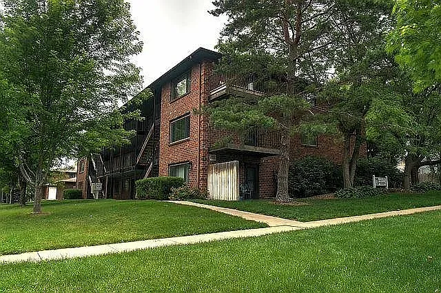 2 bed, 790 sqft, $950 — Photo 1