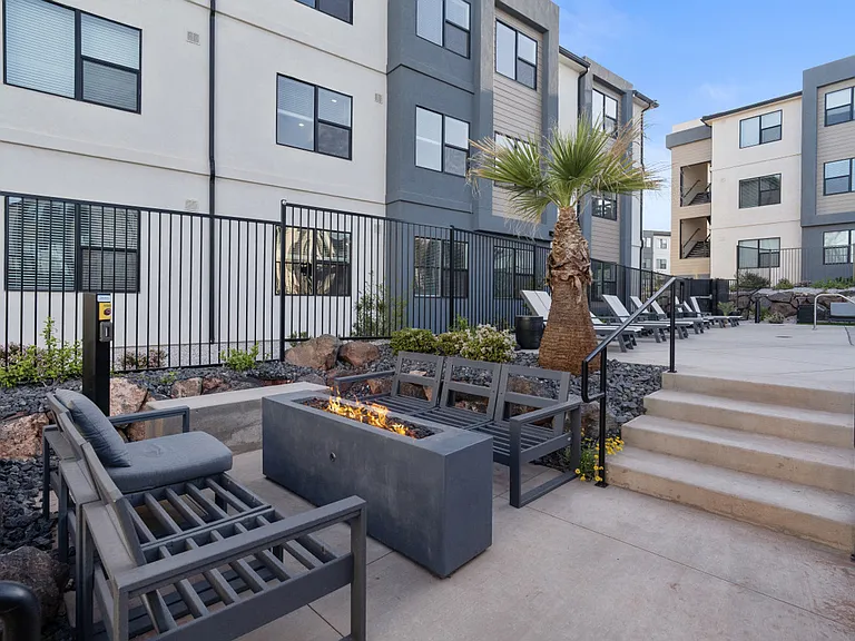 206 N Chapparell Dr #ID1504814P — Photo 37