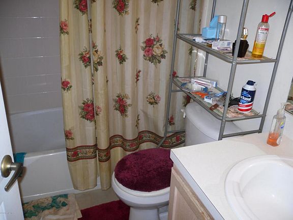 5th image of 1845 Willesdon Dr W