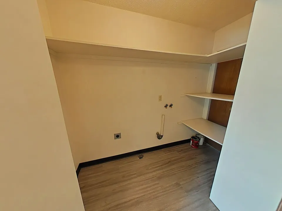 Building Photo 5