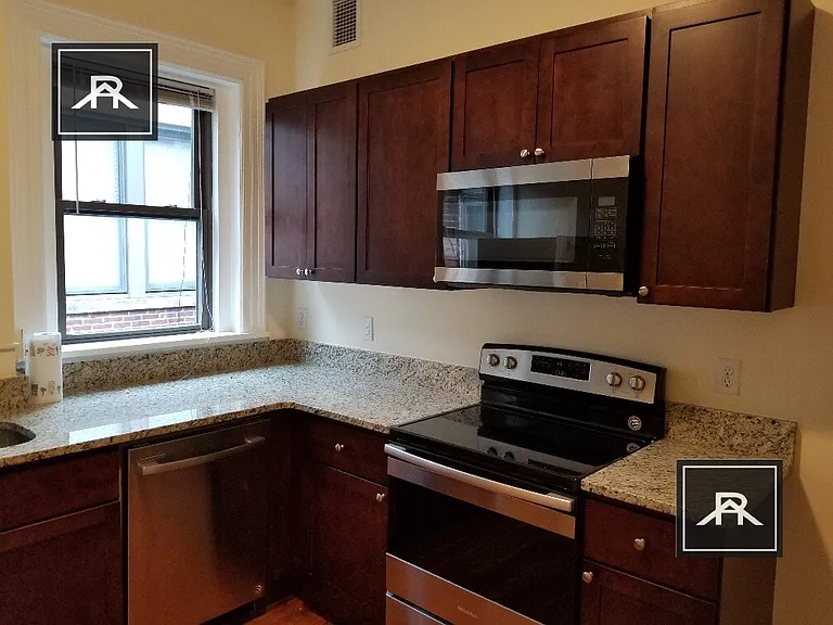 1461 Beacon St #3 — Photo 2