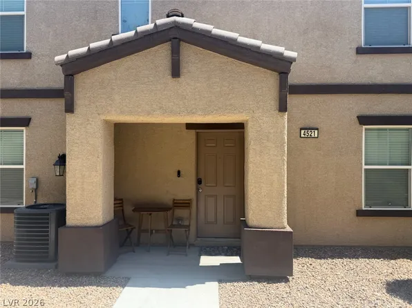 4521 Dover Straight St, Sunrise Manor, NV 89115