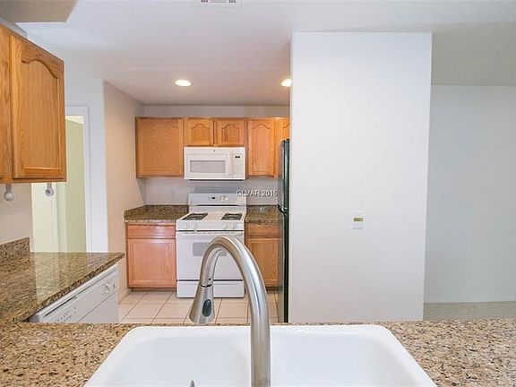 5th image of 1704 Hills Of Red Dr Unit 104