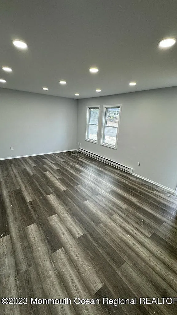 3 bed, 1.5 bath, 1130 sqft, $2,650 — Photo 2