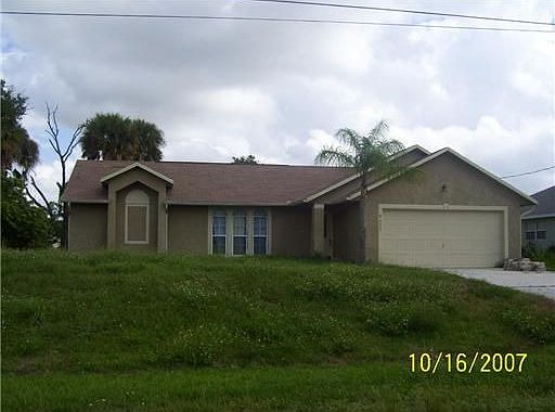 Home For Sale In Port Saint Lucie