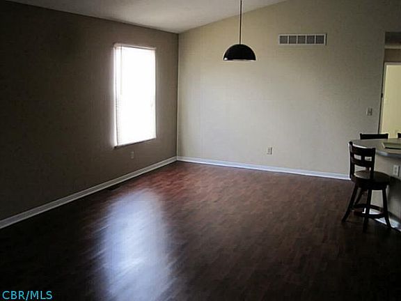 3rd image of 5927 Brookmont Dr