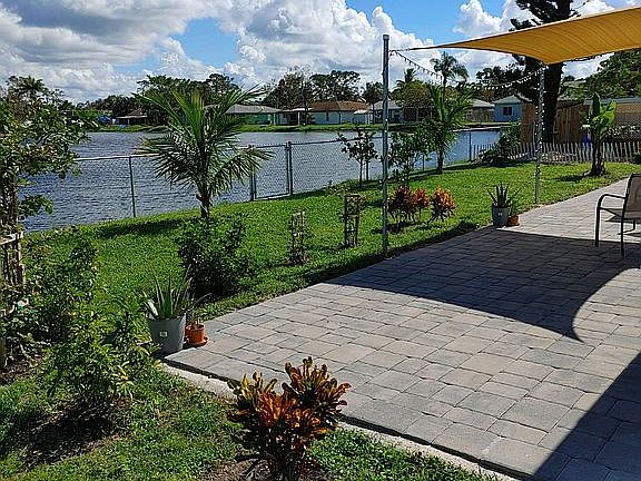 2nd image of 10326 Sandy Hollow Ln
