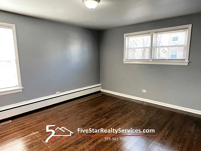 4900 Greenwood St #2W — Photo 5