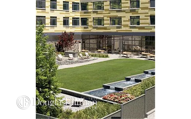 Rented by Douglas Elliman | media 15