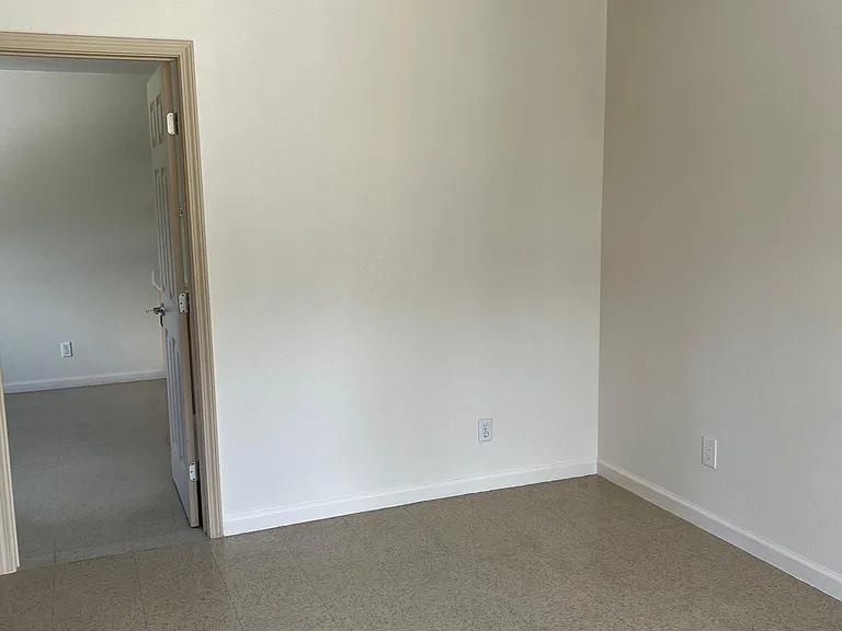 2249 Seaview Ave — Photo 7