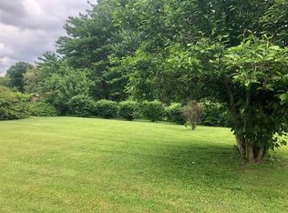 16 Peachbloom Hl, Berea, KY 40403