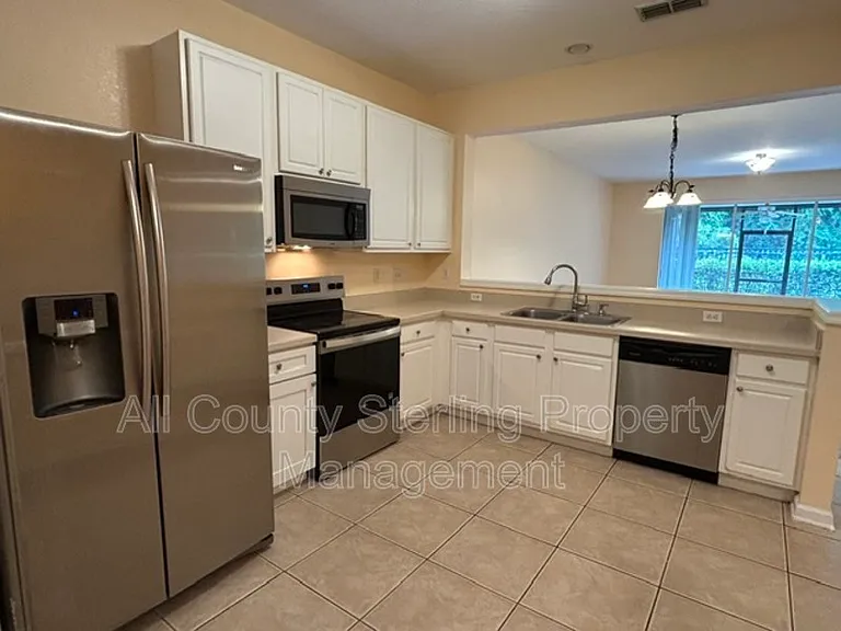5052 Hawkstone Dr — Photo 7